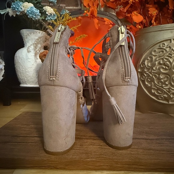 Jessica Simpson Lace-Up Heeled Sandals 3” heel - Picture 4 of 6